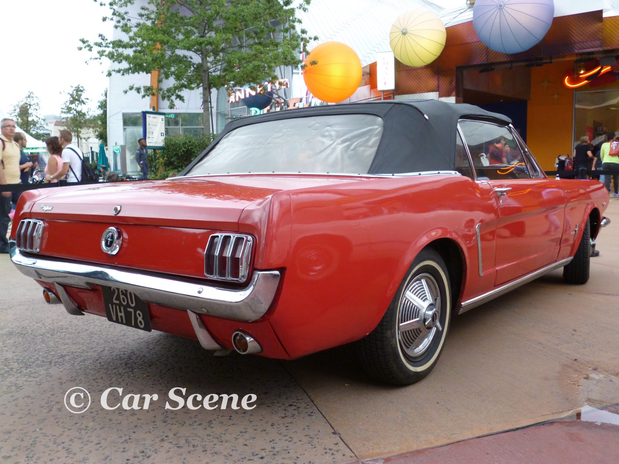 1968 Ford Mustang Cabriolet rear three quarters view
