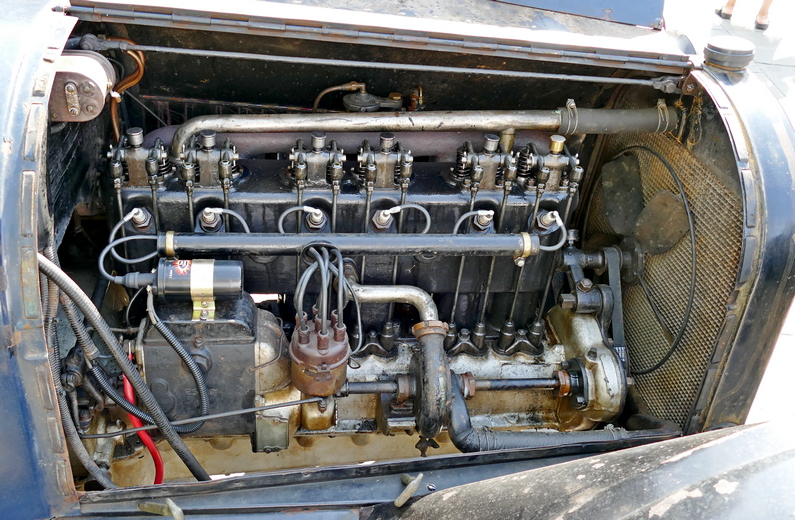 1928 Buick Tourer straight six engine.