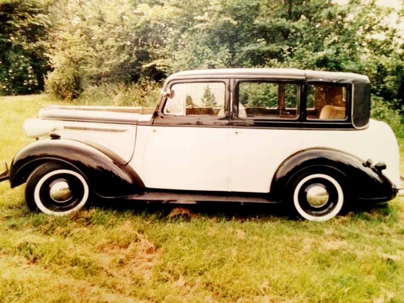 1938 Chrysler Wimbledon with Coachcraft body. Side view